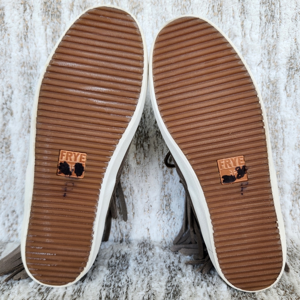 Frye "Dylan" Suede Fringed Moccasin Sneakers Taupe Tan Western | Women's Size 9 - Picture 10 of 12